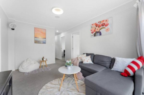 Cozy 2-Bedroom unit with Private Bath in Torbay